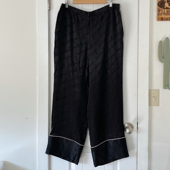 Size XL Victoria's Secret Black Satin Pants NWOT Silky Lounge Comfy - Picture 1 of 5